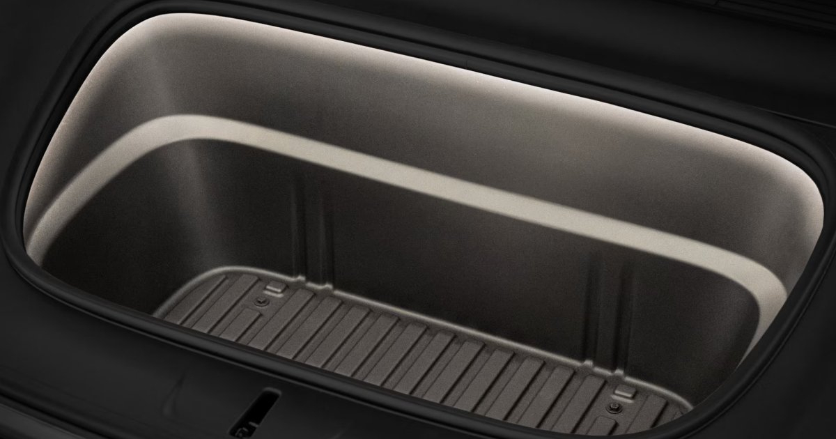 Un aggiornamento sorprendente per la Tesla Model Y: illuminazione LED nel bagagliaio!