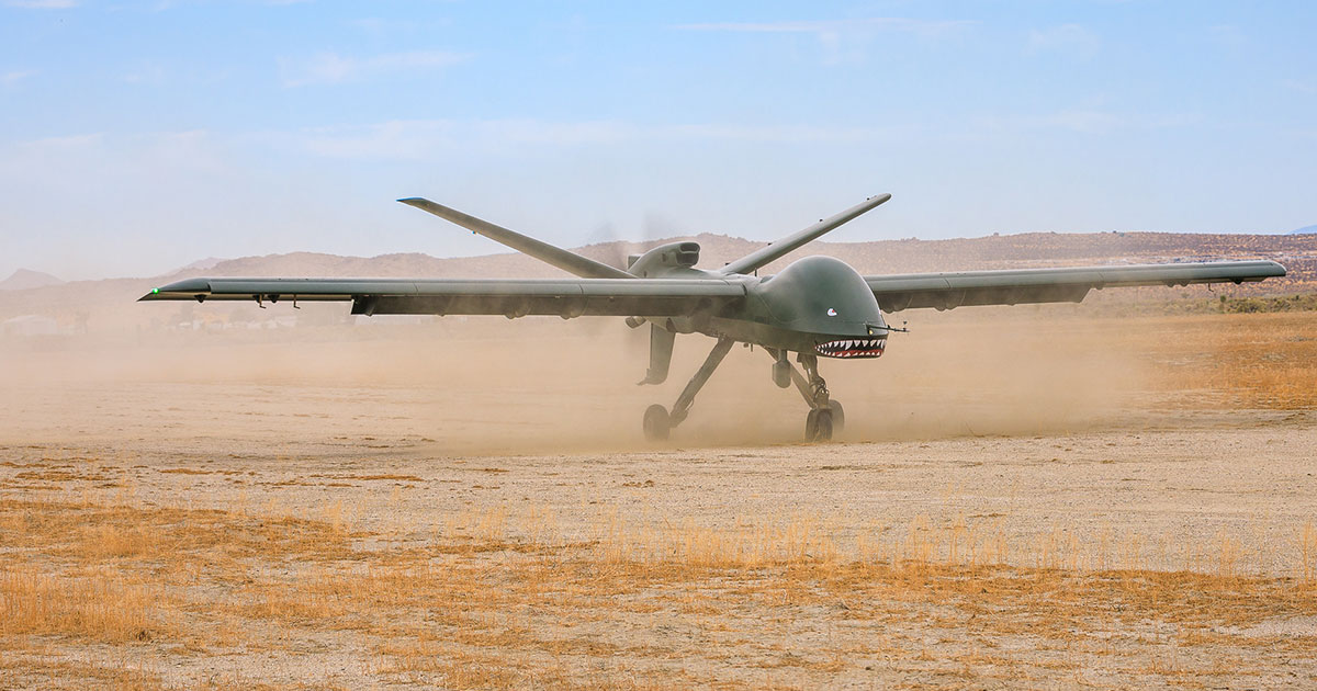 Il drone d'attacco statunitense Mojave è decollato e atterrato per la prima volta su una strada sterrata