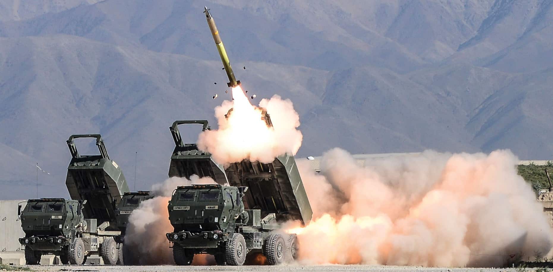 Fuoco da HIMARS M142: Rivoluzione con la Guida GLMRS HIMARS M142: Potenza e precisione con GLMRS