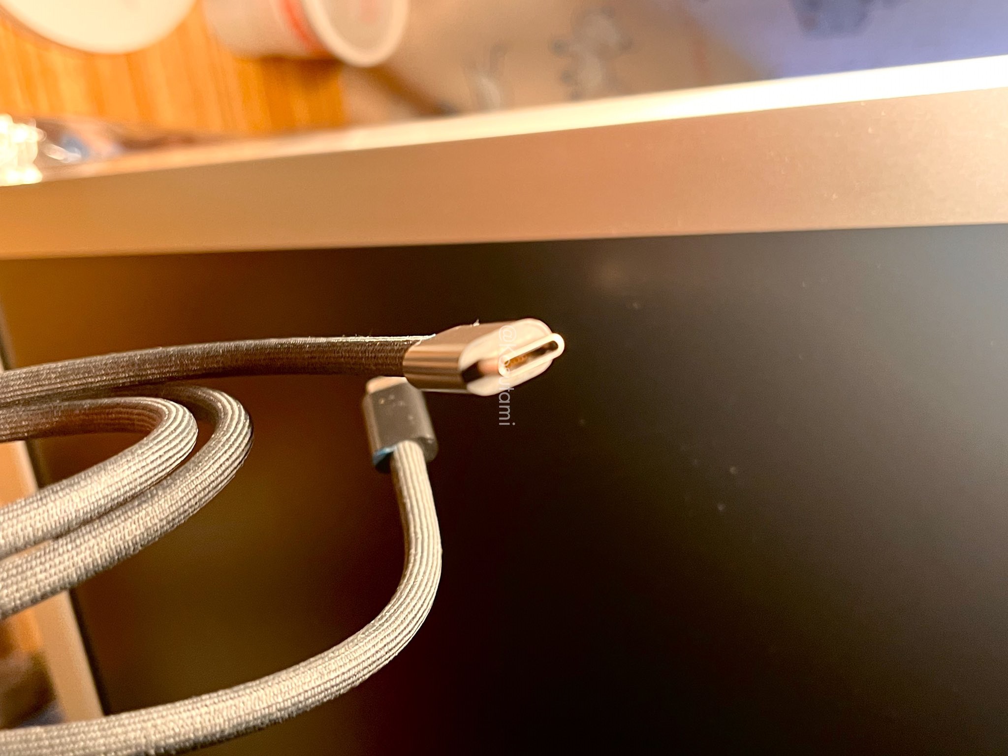 Un cavo USB-C con velocità di trasferimento dati fino a 40Gbps sarà disponibile per l'iPhone 15 Pro, ma Apple lo venderà separatamente Un cavo USB-C con velocità di trasferimento dati fino a 40Gbps sarà disponibile per l'iPhone 15 Pro, ma Apple lo venderà separatamente