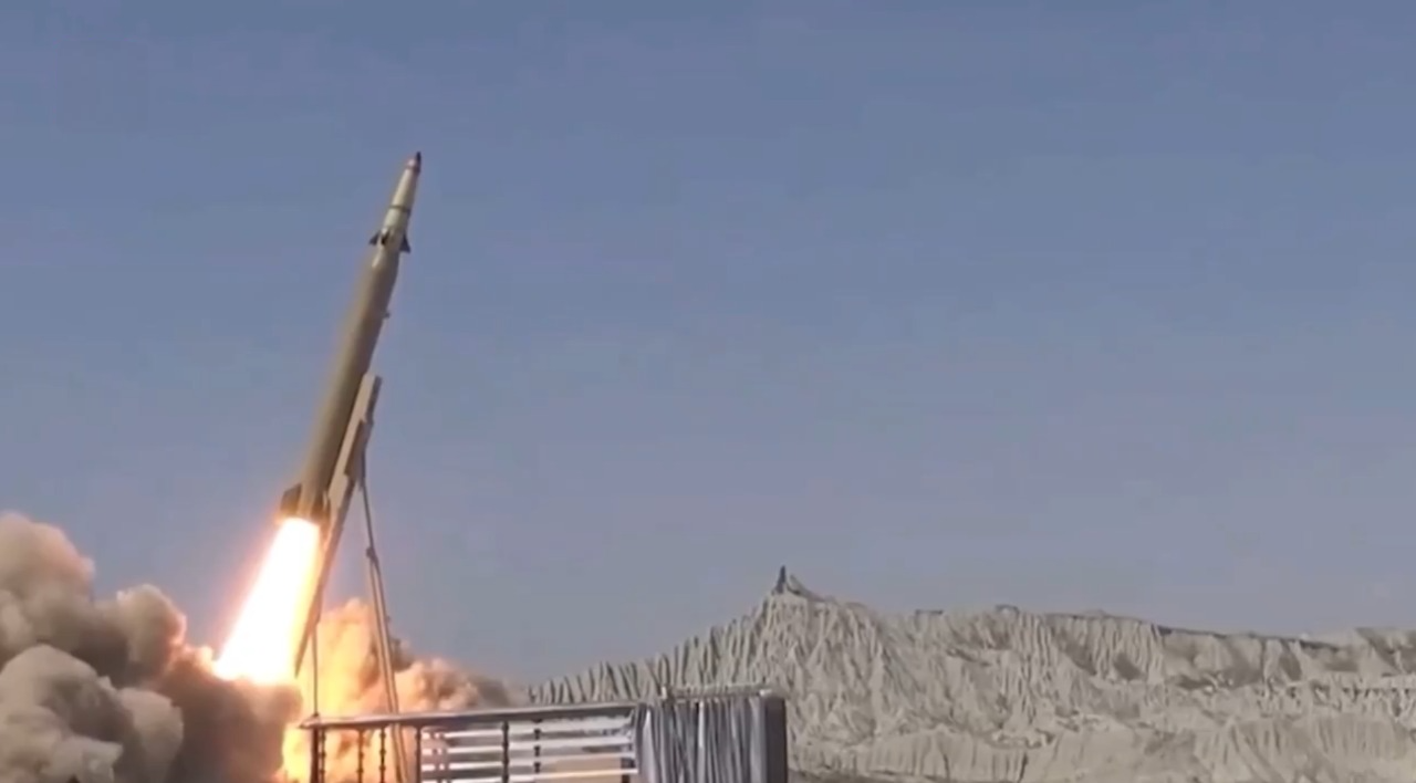 Evoluzione spaziale: l'Iran lancia un nuovo razzo in orbita L'Iran lancia con successo un razzo: cosa significa per il futuro tecnologico