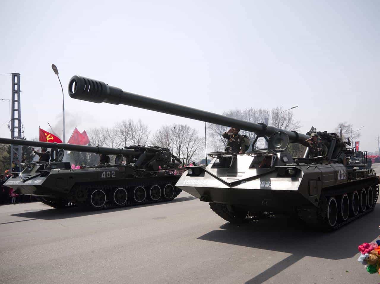 'Koksan' mostra potenza: cosa si sa sul nuovo modello d'artiglieria della Corea del Nord dopo la parata L'aspetto dei giganti d'artiglieria da 170mm 'Koksan' alla parata nella DPRK suscita interesse tra gli esperti