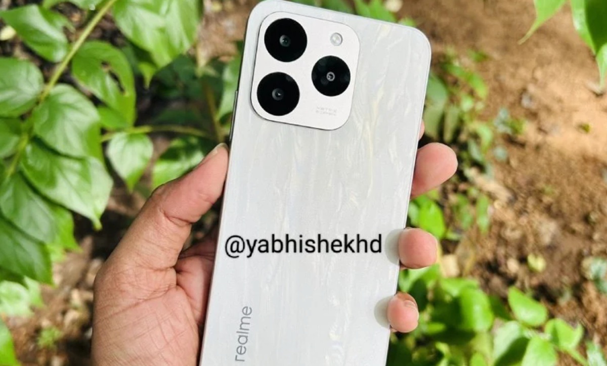 Modulo triplo con due fotocamere: lo smartphone Realme 15T sorprenderà con una soluzione di design creativa Modulo triplo con due fotocamere: lo smartphone Realme 15T sorprenderà con una soluzione di design creativa