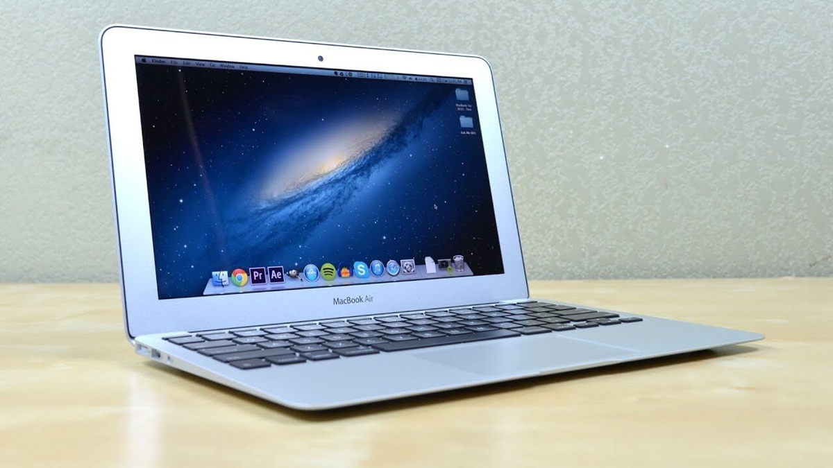 Efficienza in un formato compatto: il classico MacBook Air 11" rivisitato Il piccolo prodigio di Apple: riscoprendo il MacBook Air 11"
