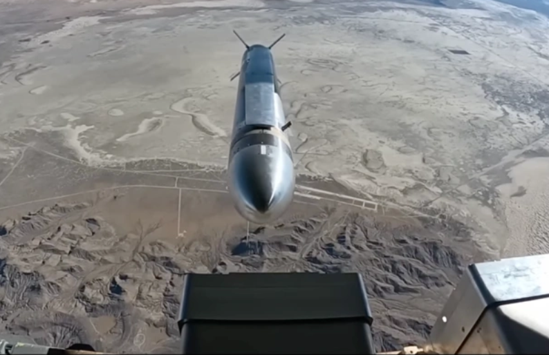 Rivoluzione dei razzi: il lancio epocale di Black Arrow con l'AC-130 Black Arrow: un lancio storico del razzo da un AC-130