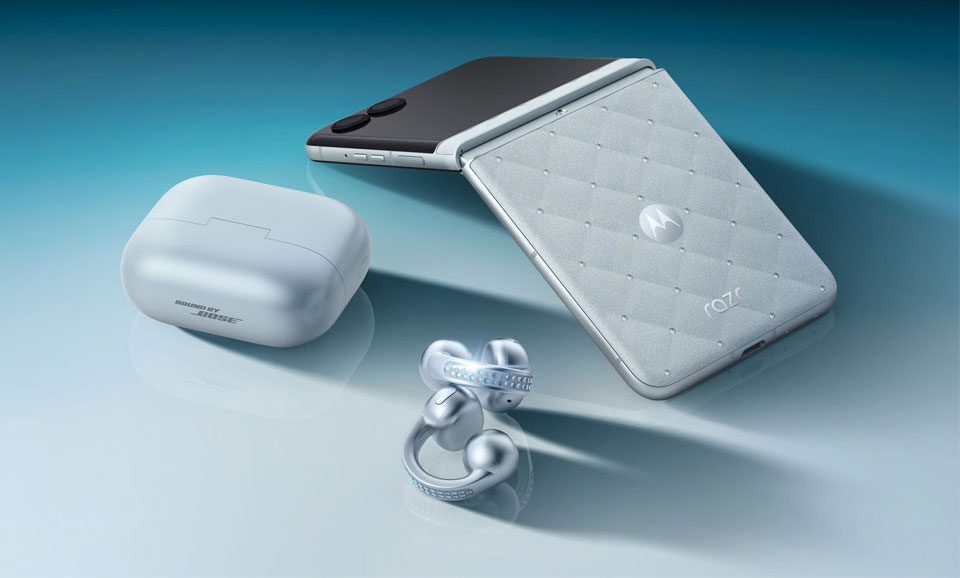 Incontra il duo seducente di Motorola: la nuova collezione Razr e Moto Buds Loop Scopri l'ultima opera d'arte di Motorola: Razr e Moto Buds Loop svelati
