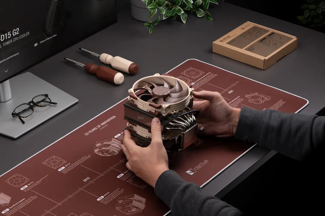Noctua compie 20 anni — l'azienda ha rilasciato una superficie di gioco brandizzata in questa occasione Noctua compie 20 anni — l'azienda ha rilasciato una superficie di gioco brandizzata in questa occasione