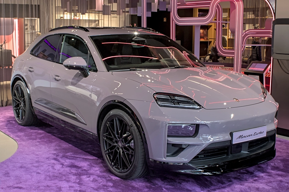 Esplorando la Porsche Macan: Innovazione e Prestazioni nell'Era Moderna