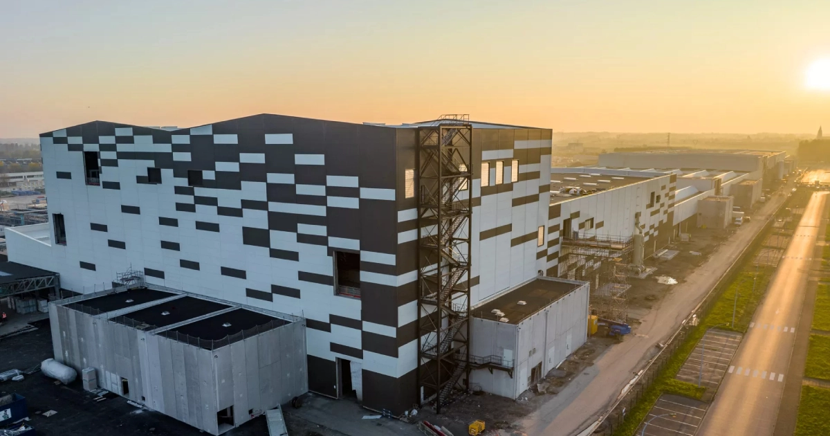 Caricare l'Europa: il nuovo stabilimento di batterie ACC prende vita in Francia