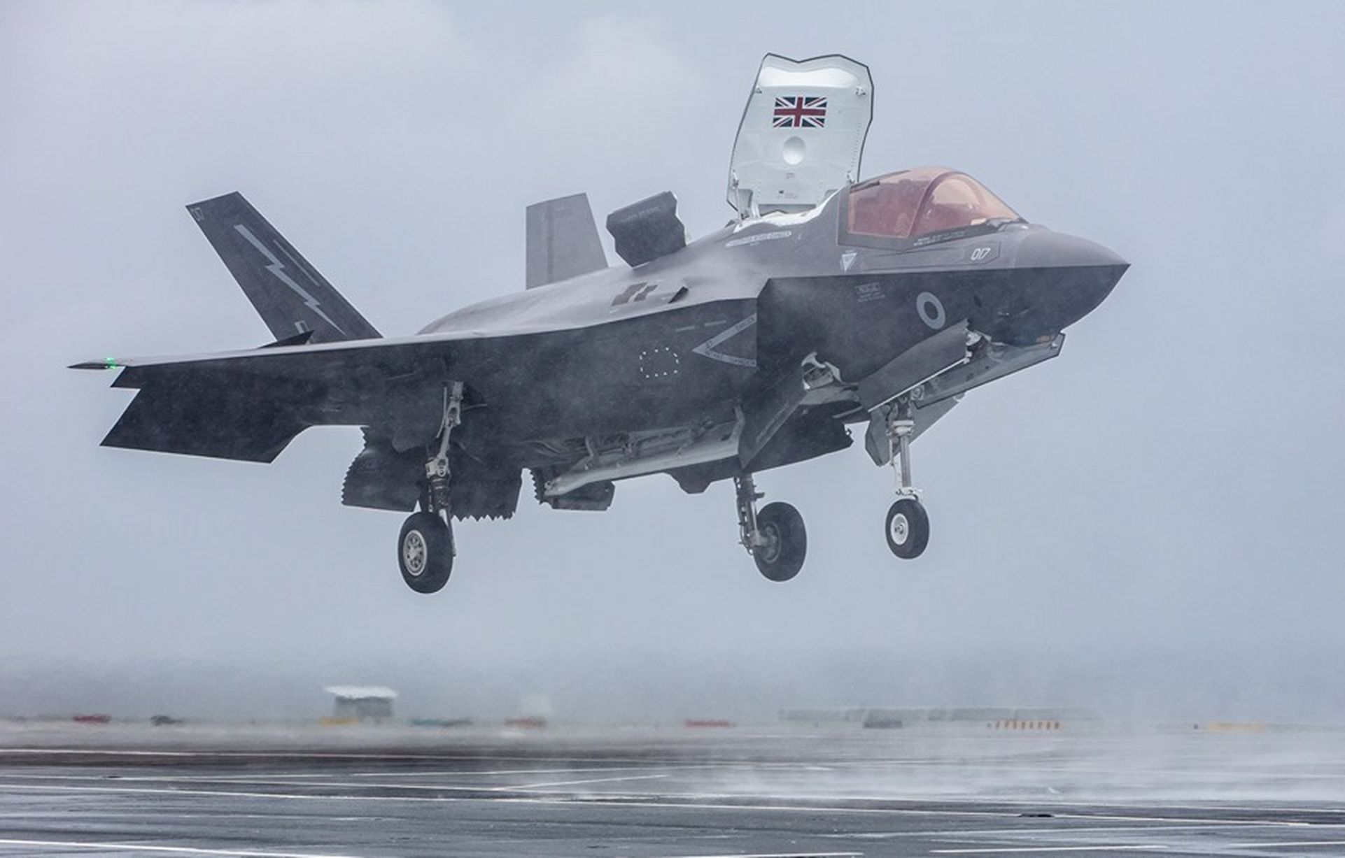 I caccia britannici F-35 Lightning II ed Eurofighter Typhoon hanno stabilito un record durante un'esercitazione, lanciando 53 missili AIM-132 ASRAAM contro bersagli senza pilota Banshee.