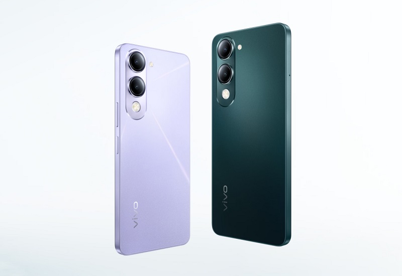 Smartphone Vivo Y19s GT 5G contro lo sfondo della natura Smartphone Vivo Y19s GT 5G contro lo sfondo della natura