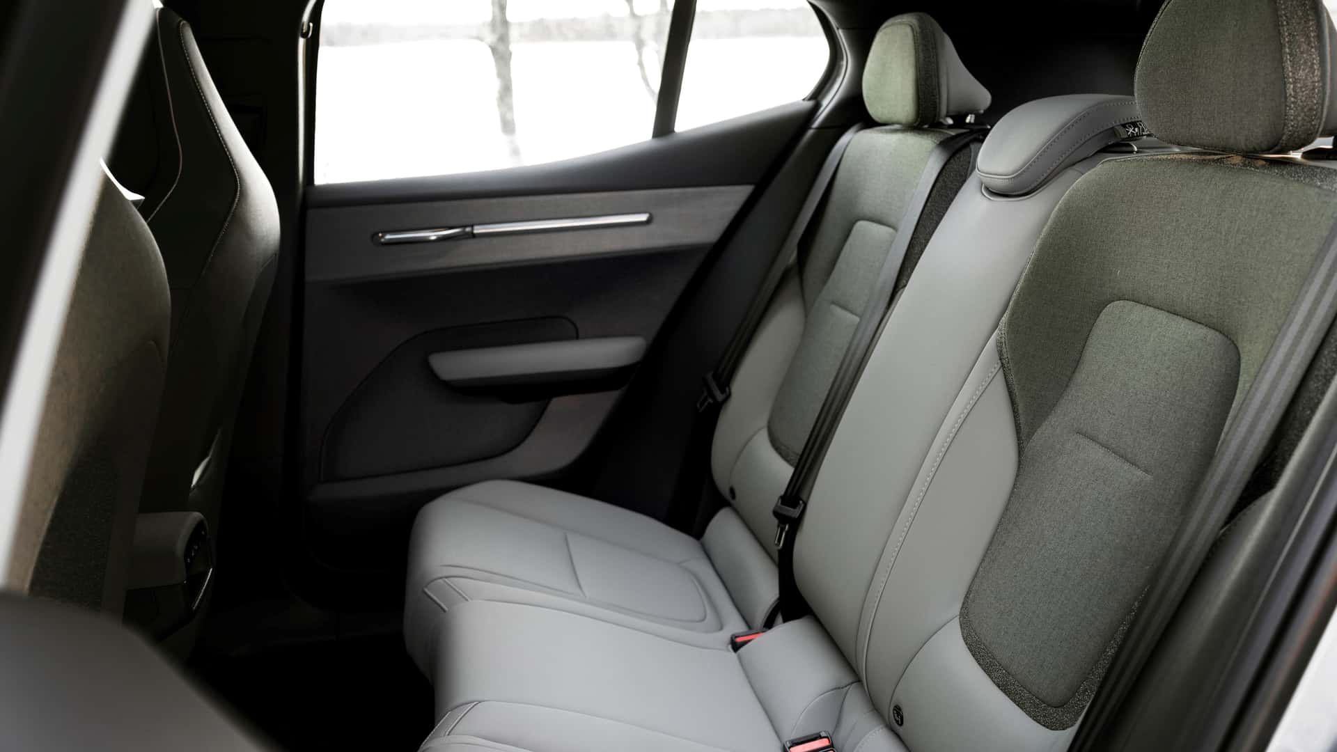 Design esterno di Volvo EX30 Cross Country