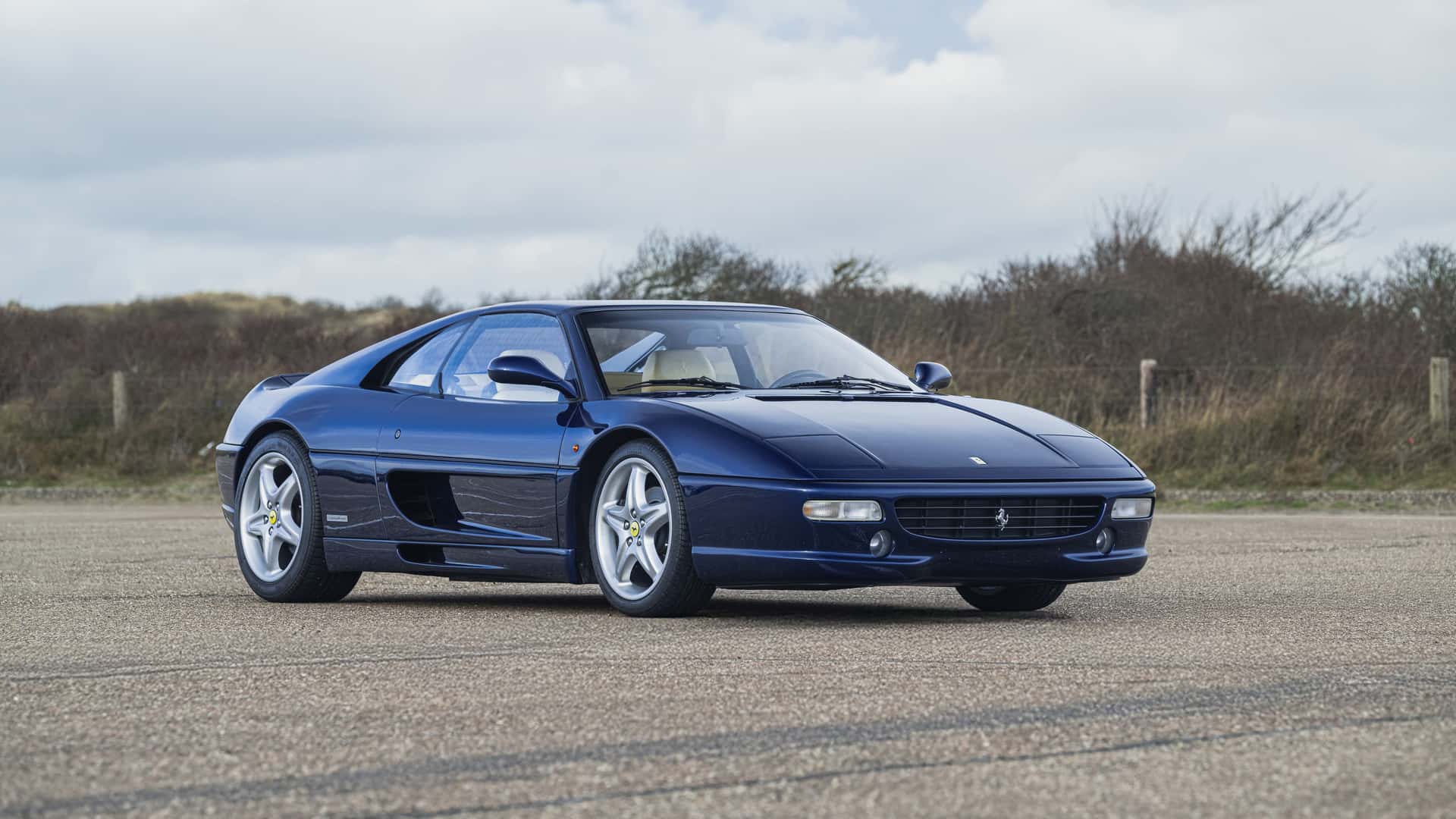 La Ferrari F355 GTS di Michael Schumacher del 1996. La Ferrari F355 GTS di Michael Schumacher del 1996.