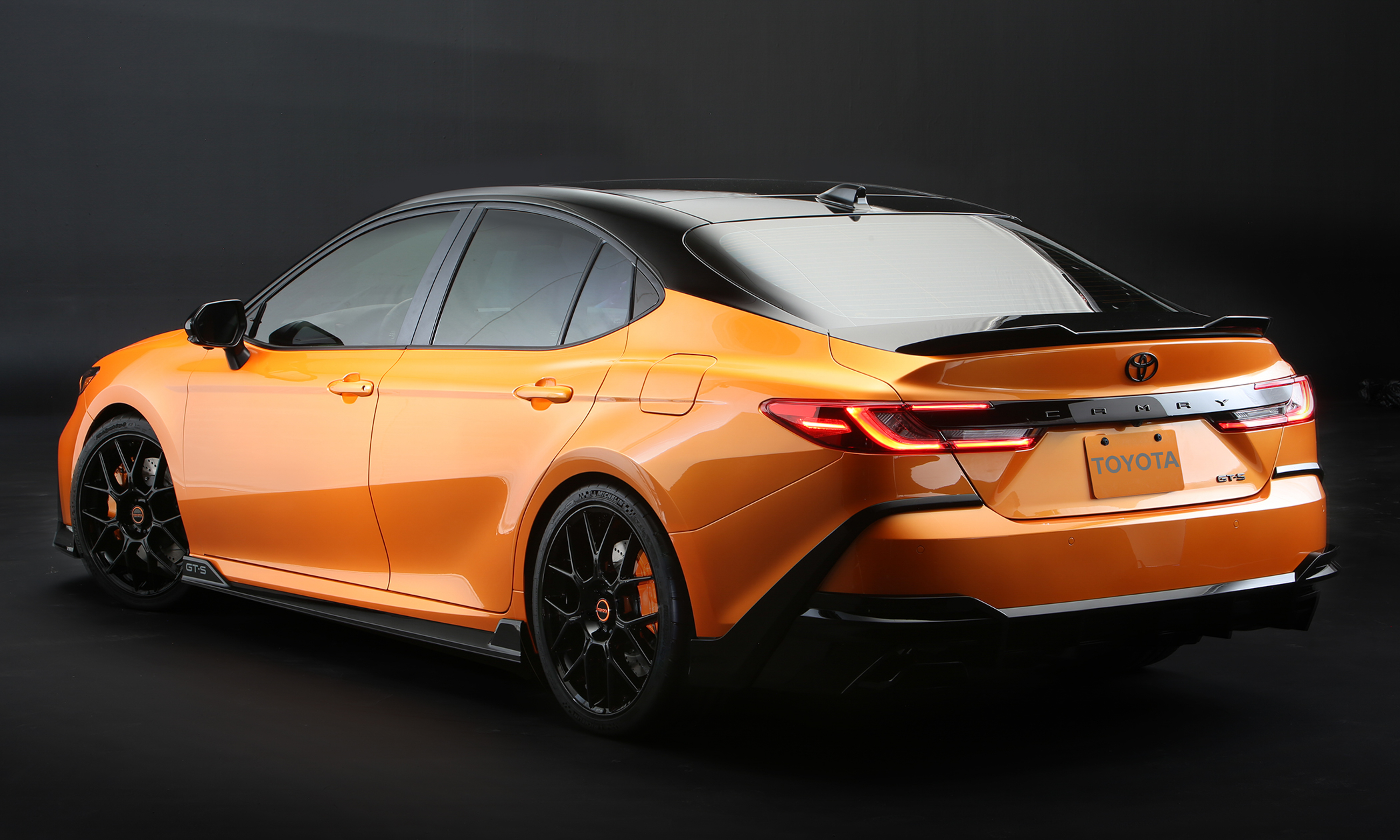 Vista frontale della concept car Toyota Camry GT-S Vista frontale della concept car Toyota Camry GT-S