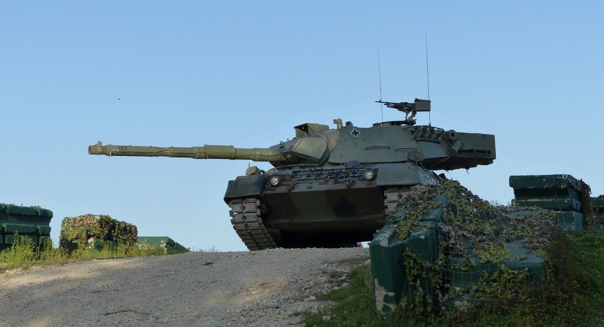 Leopard 1A5 Leopard 1A5. Illustrazione: Ian Tong