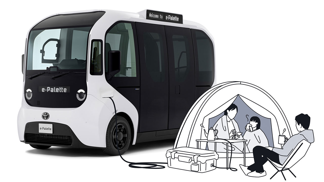 BMW e-Palette sullo sfondo dell'infrastruttura urbana