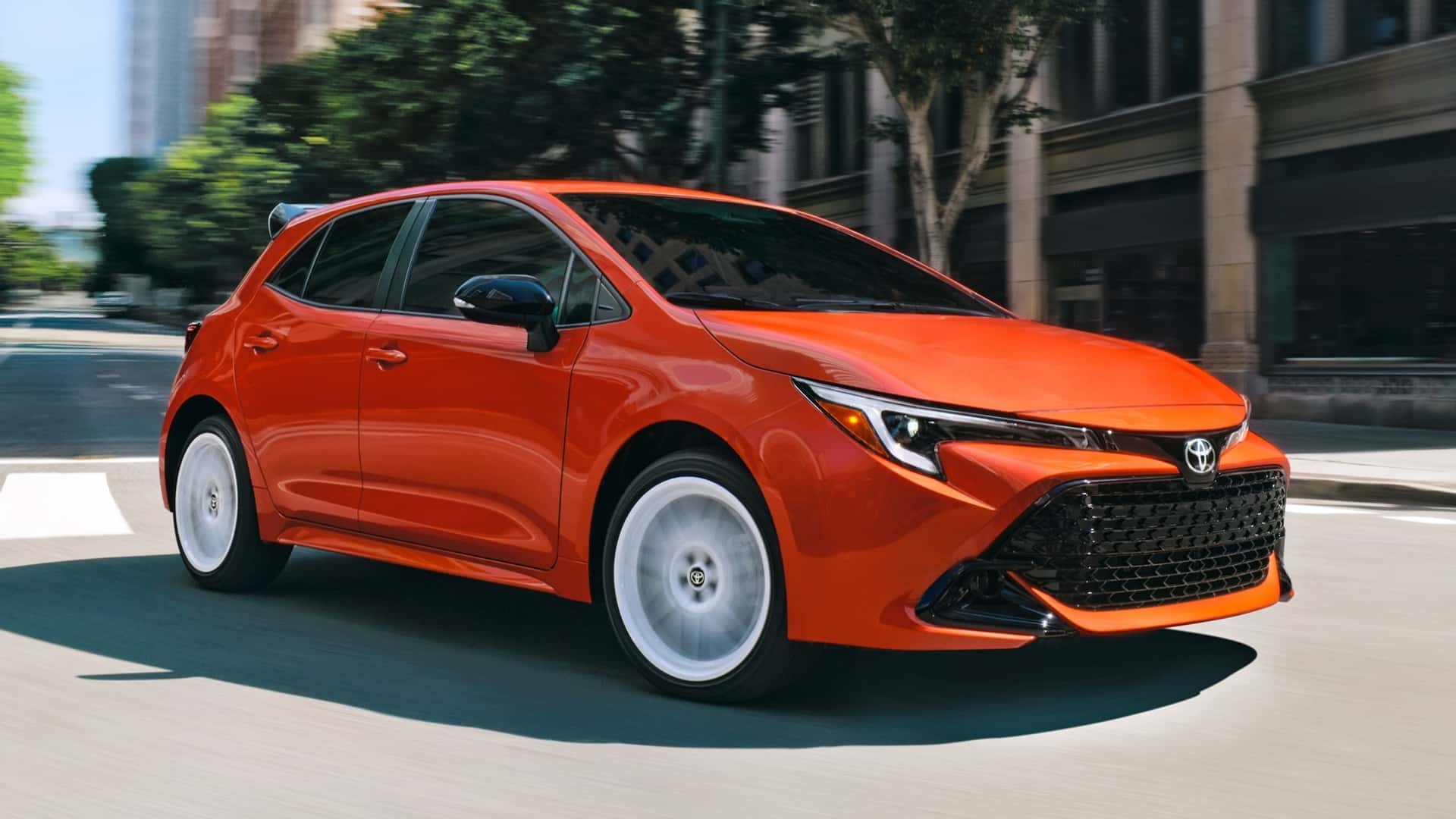 Toyota Corolla Hatchback FX Edition in diversi colori Toyota Corolla Hatchback FX Edition in diversi colori