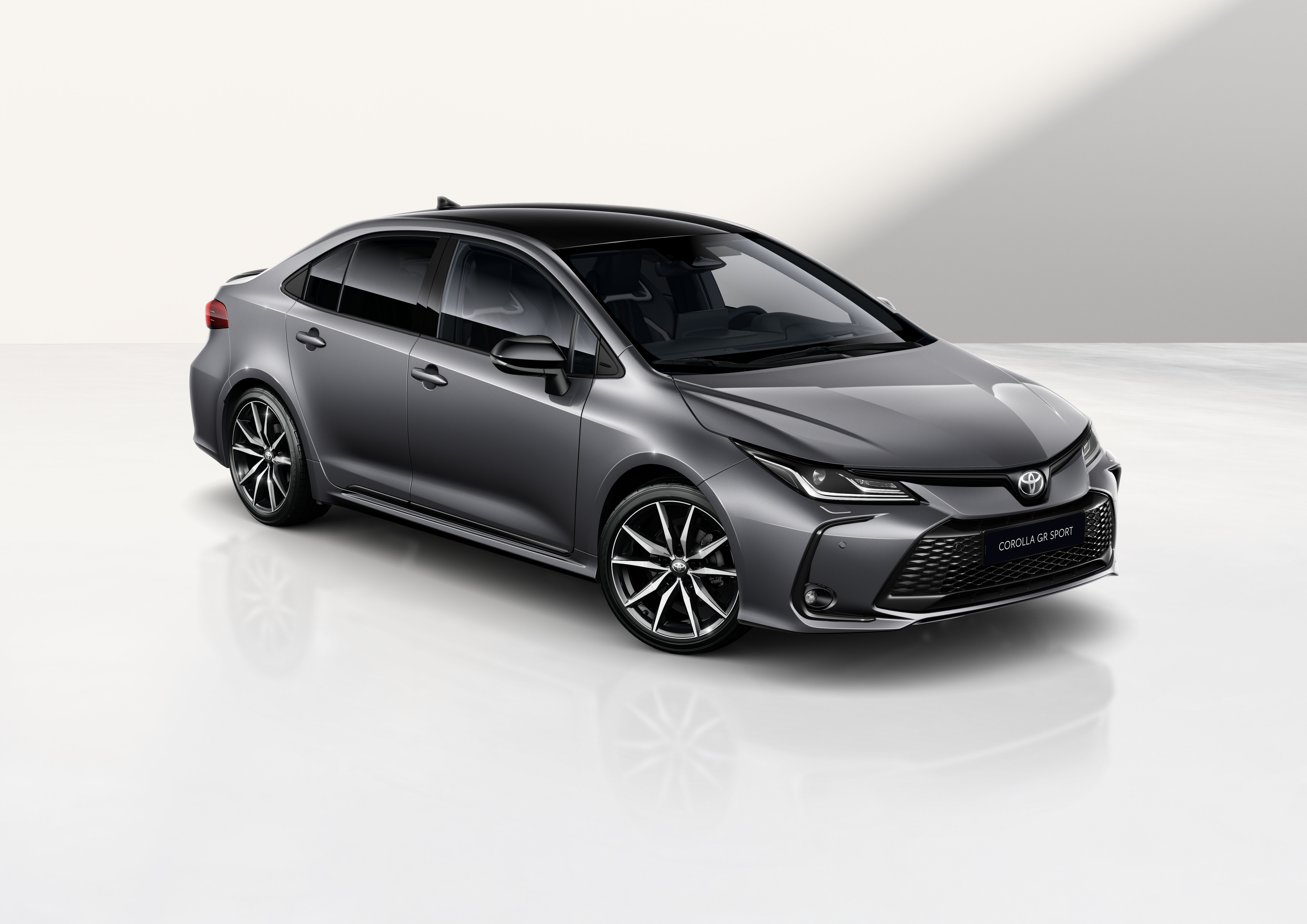 Corolla Sedan nel nuovo colore Storm Grey