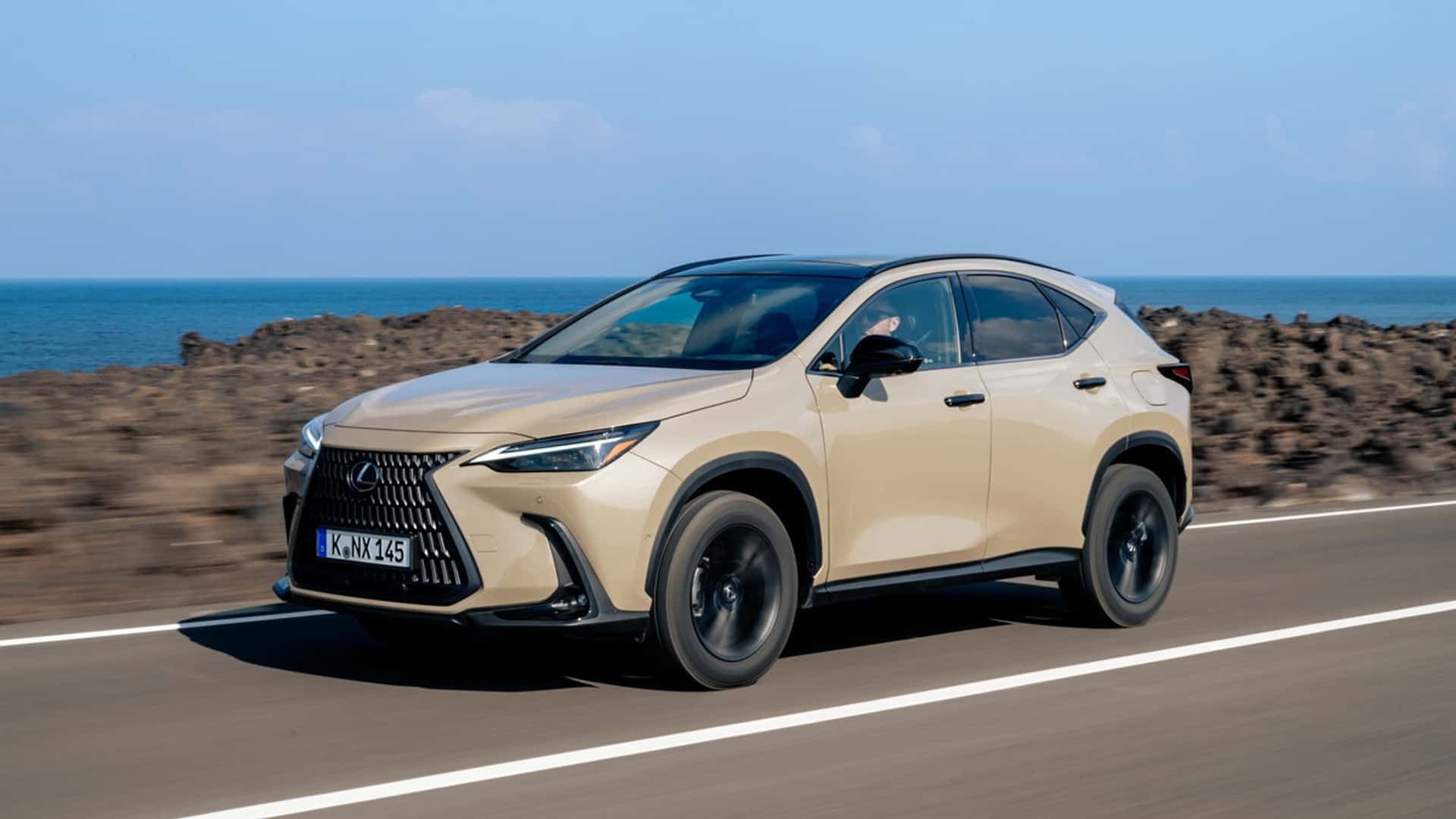 Lexus NX Overtrail anteriore