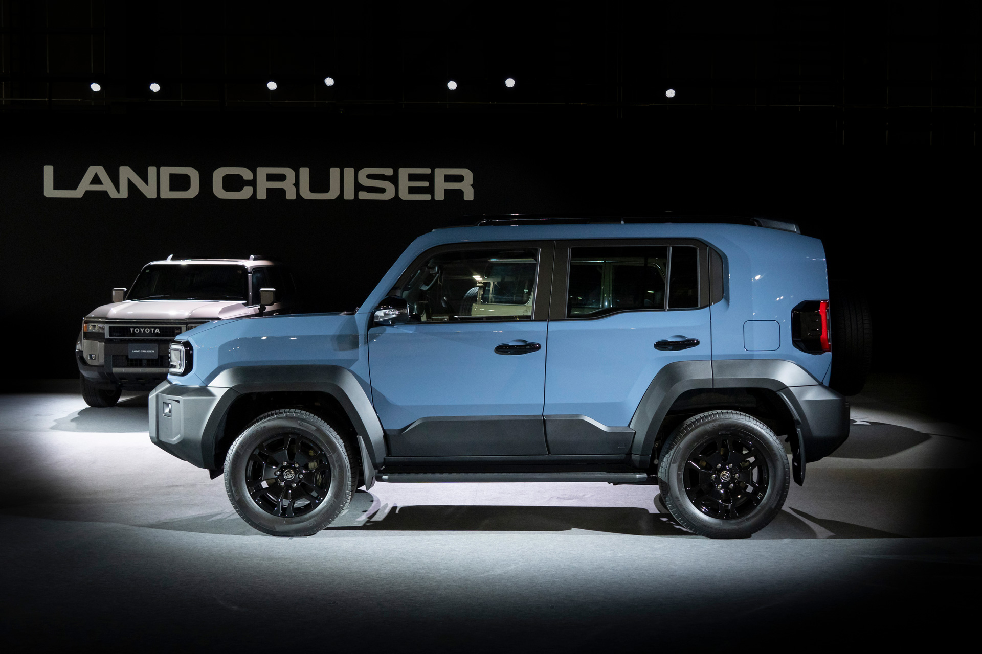 Toyota Land Cruiser FJ - fari piatti