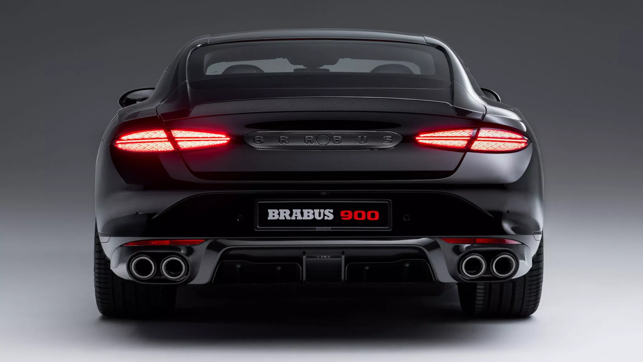 Interno del Brabus 900 Superblack
