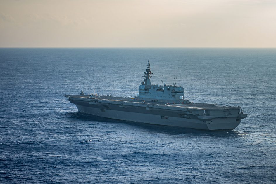 La portaelicotteri giapponese JS Izumo condurrà esercitazioni con i caccia di quinta generazione F-35B Lightning II al largo delle coste statunitensi
