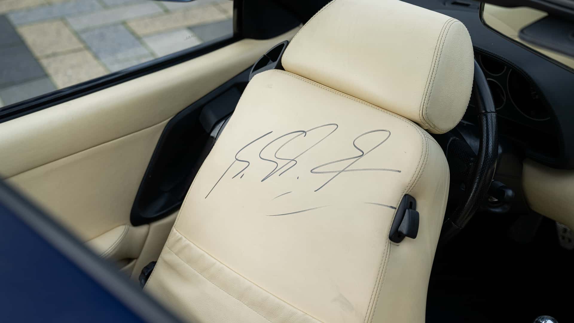 Dettagli della Ferrari F355 GTS di Michael Schumacher. Dettagli della Ferrari F355 GTS di Michael Schumacher.