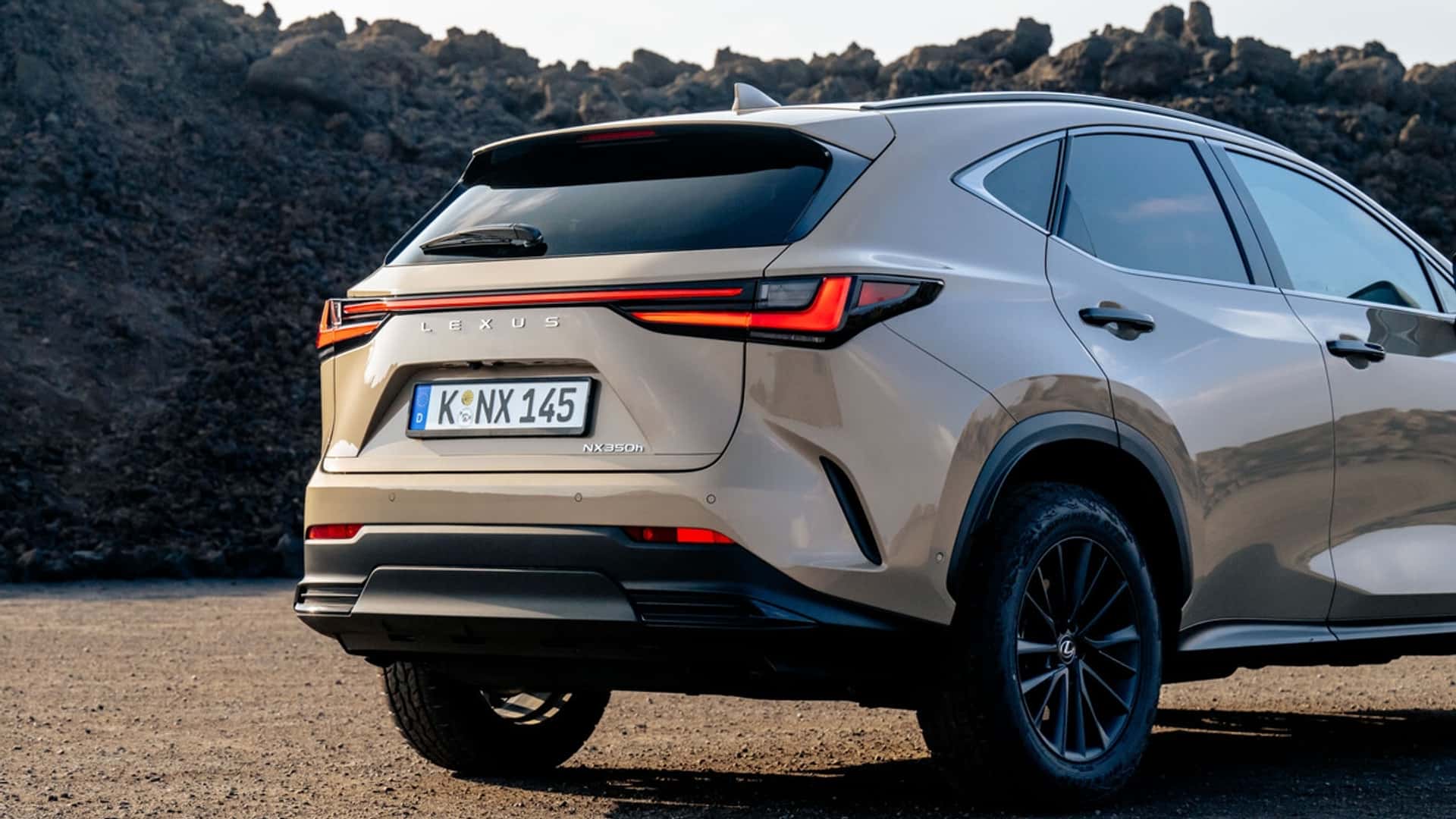 La parte posteriore della Lexus NX Overtrail