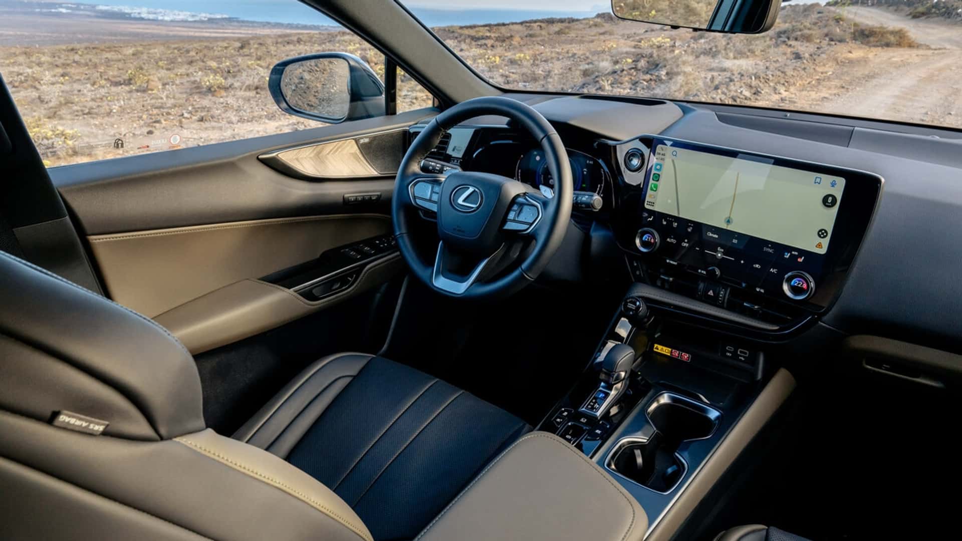 Lexus NX Overtrail su strada