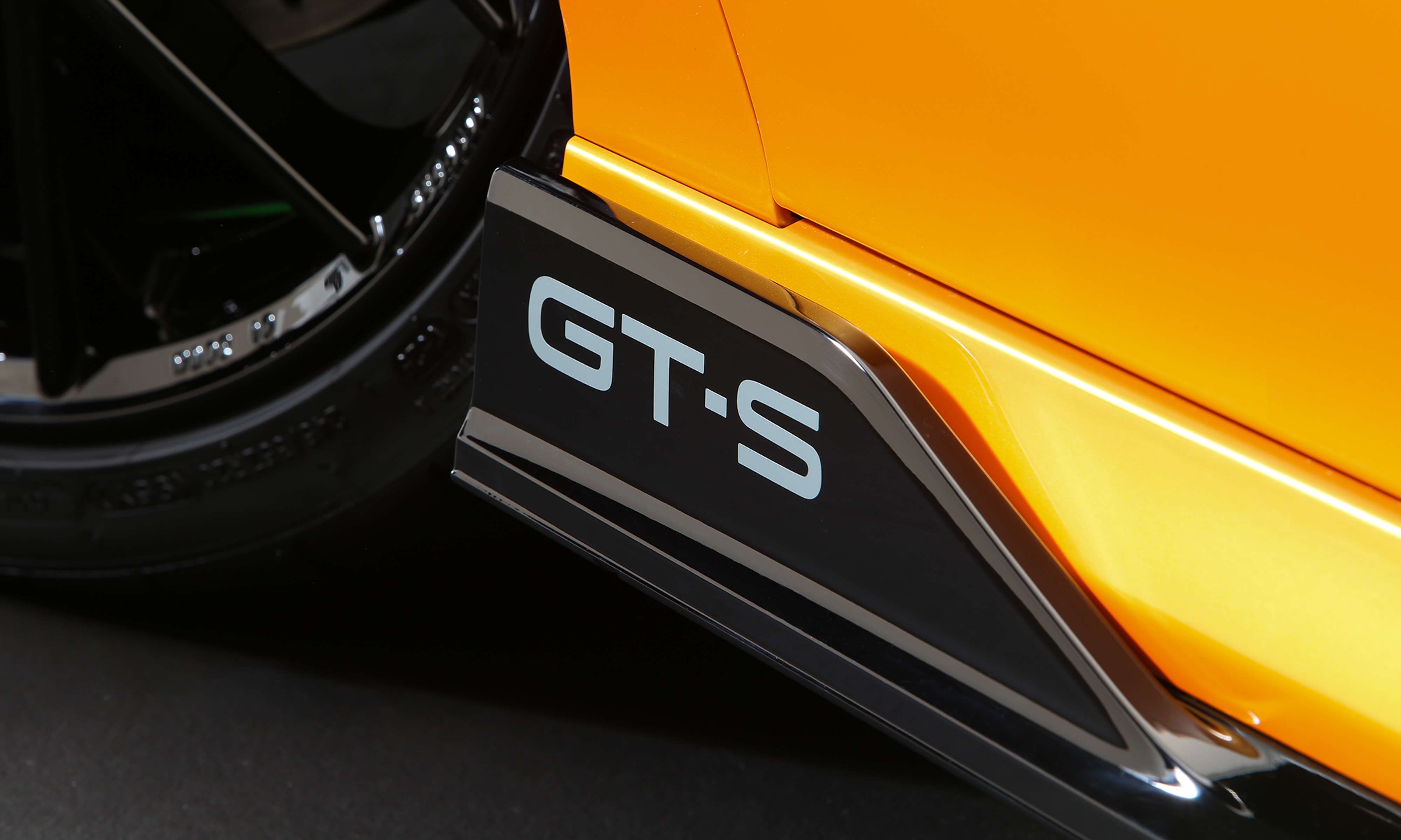 Design degli interni Toyota Camry GT-S Design degli interni Toyota Camry GT-S