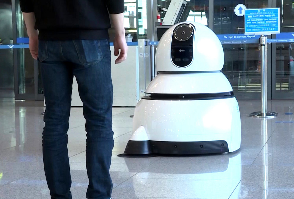 Robot per la pulizia dell'aeroporto 02.jpg