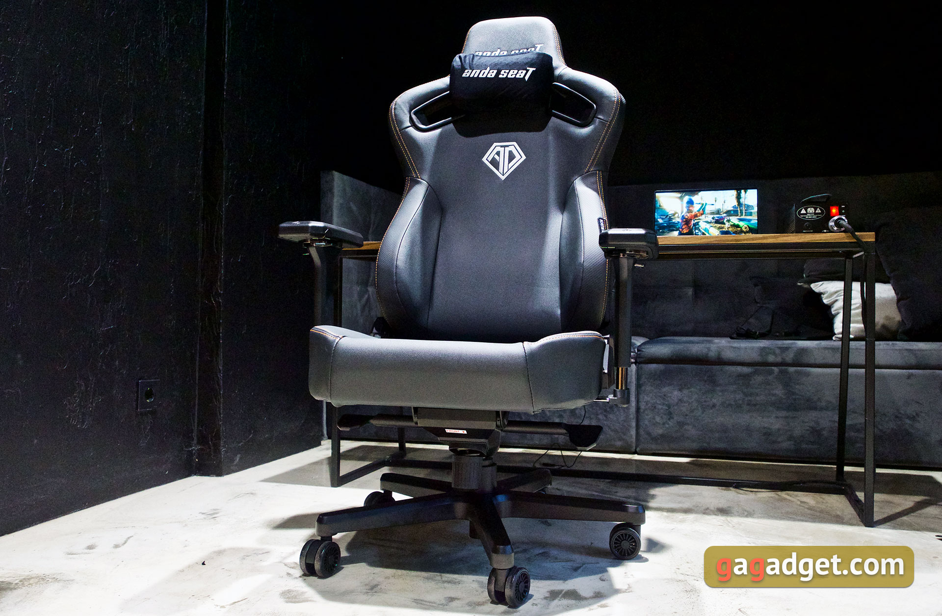 Trono per il gioco: una recensione dell'Anda Seat Kaiser 3 XL-66 Trono per il gioco: una recensione dell'Anda Seat Kaiser 3 XL-66