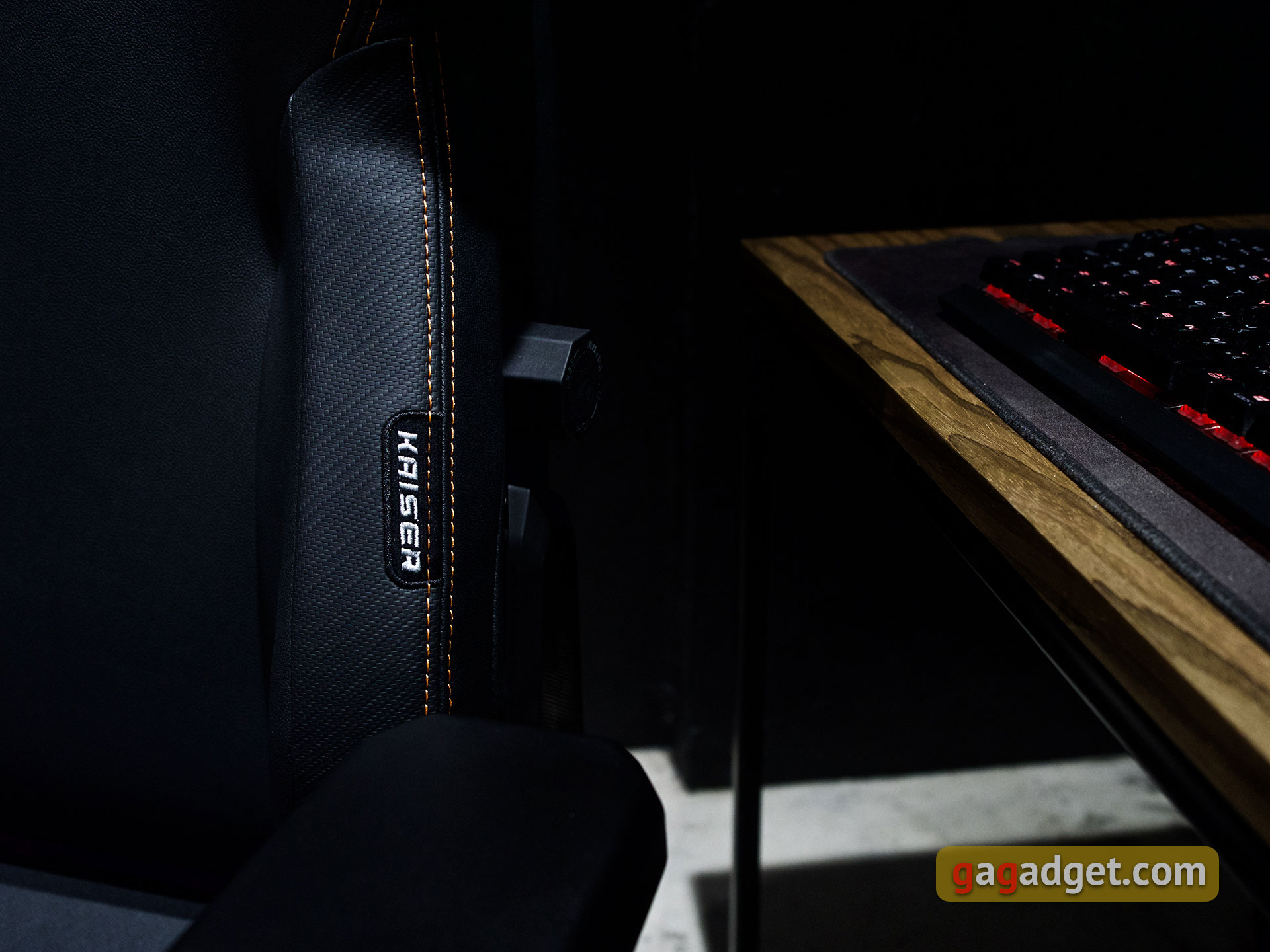 Trono per il gioco: una recensione dell'Anda Seat Kaiser 3 XL-6 Trono per il gioco: una recensione dell'Anda Seat Kaiser 3 XL-6