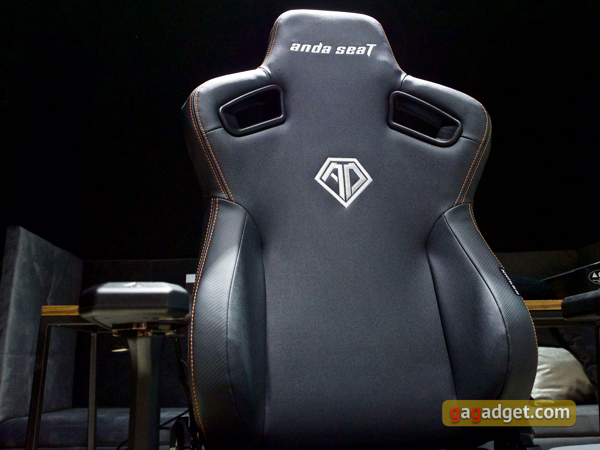 Trono per il gioco: una recensione dell'Anda Seat Kaiser 3 XL-7 Trono per il gioco: una recensione dell'Anda Seat Kaiser 3 XL-7