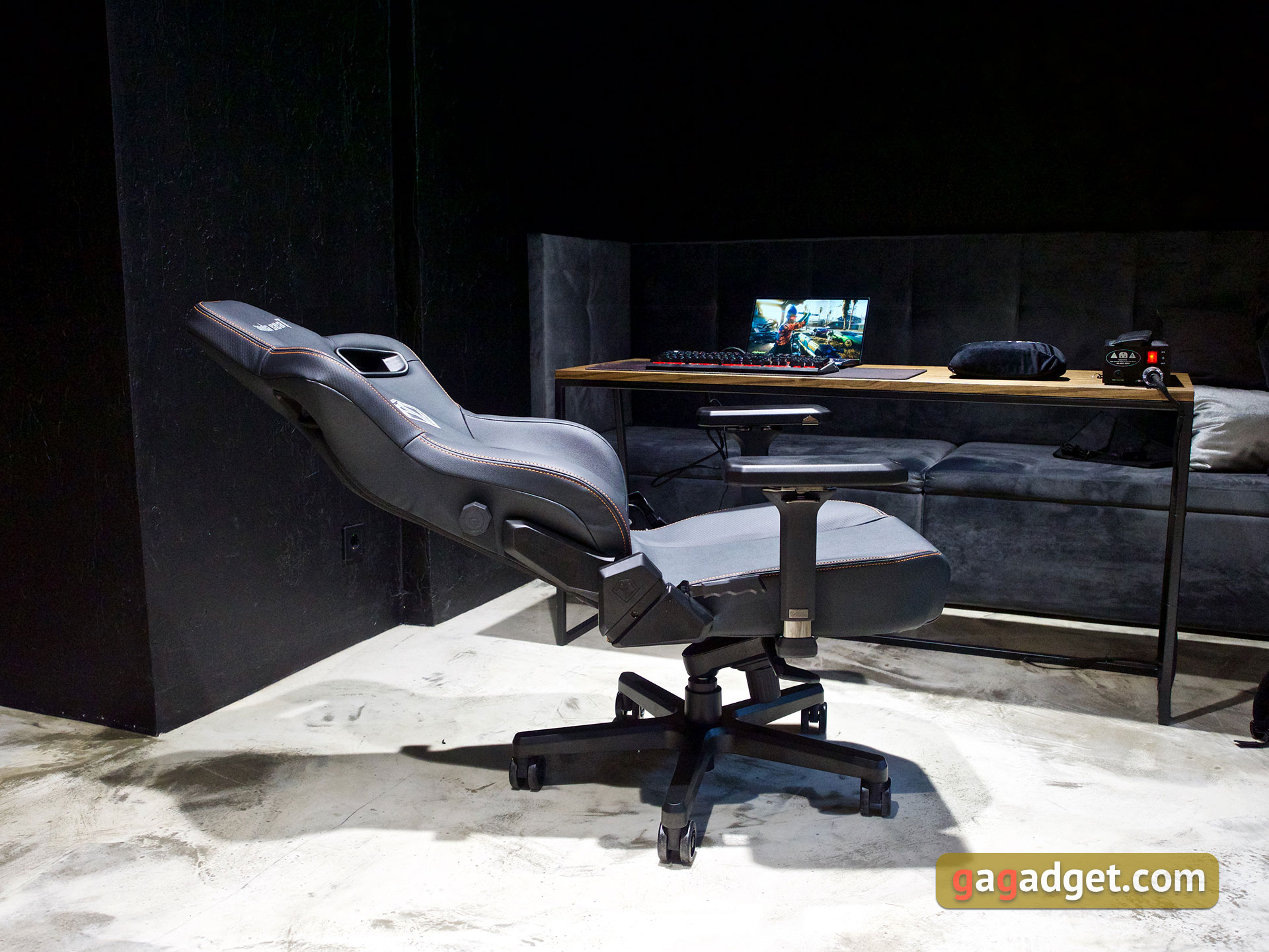 Trono per il gioco: una recensione dell'Anda Seat Kaiser 3 XL-54 Trono per il gioco: una recensione dell'Anda Seat Kaiser 3 XL-54