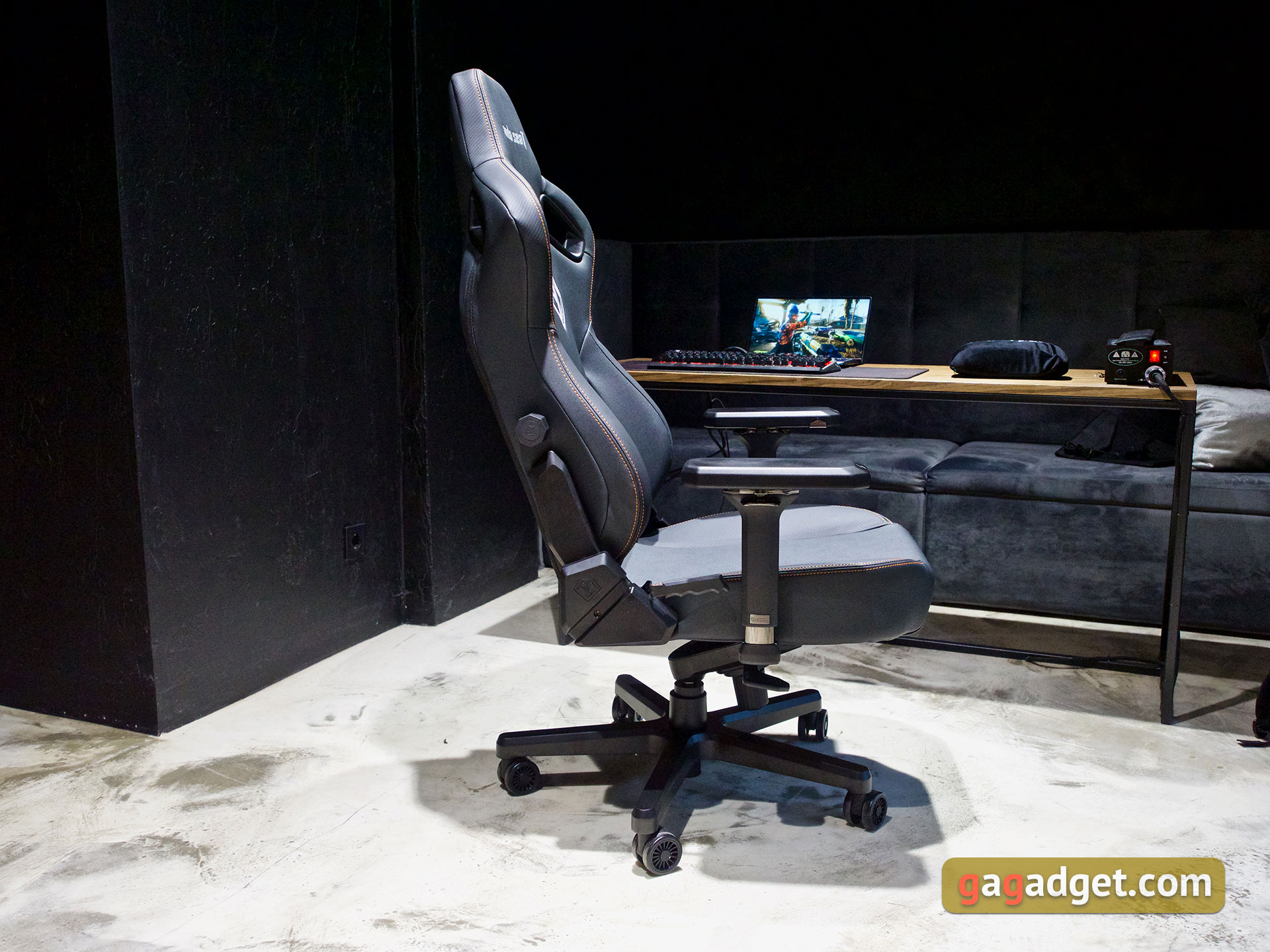 Trono per il gioco: una recensione dell'Anda Seat Kaiser 3 XL-56 Trono per il gioco: una recensione dell'Anda Seat Kaiser 3 XL-56