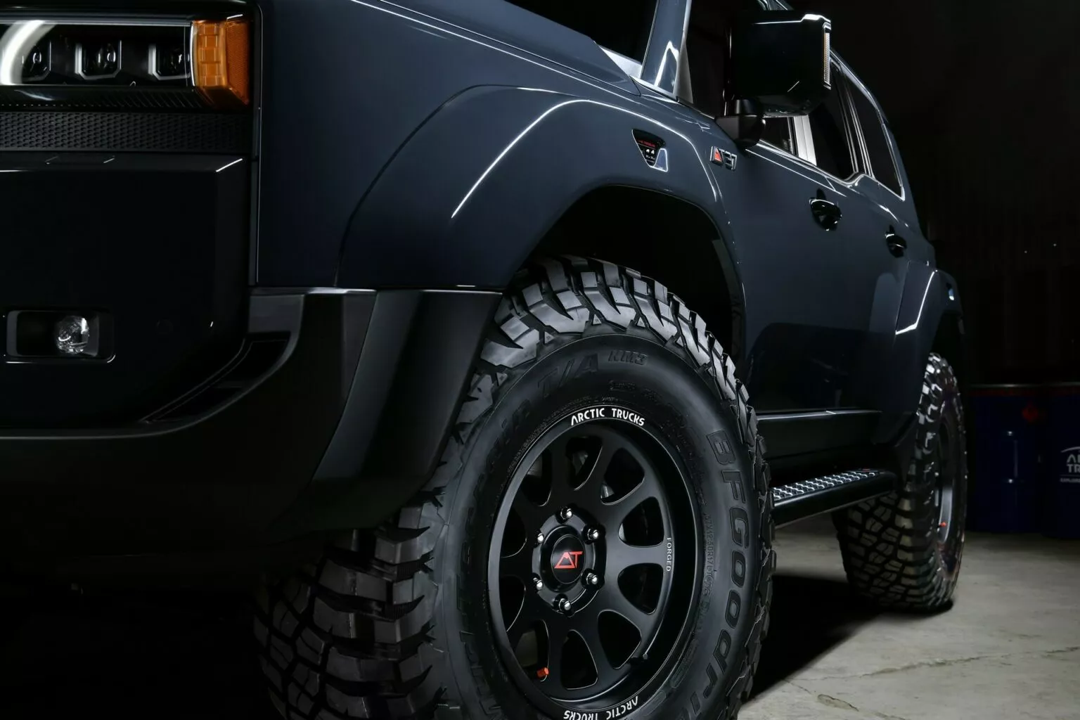 Toyota Land Cruiser 250 AT37 con carrozzeria larga.