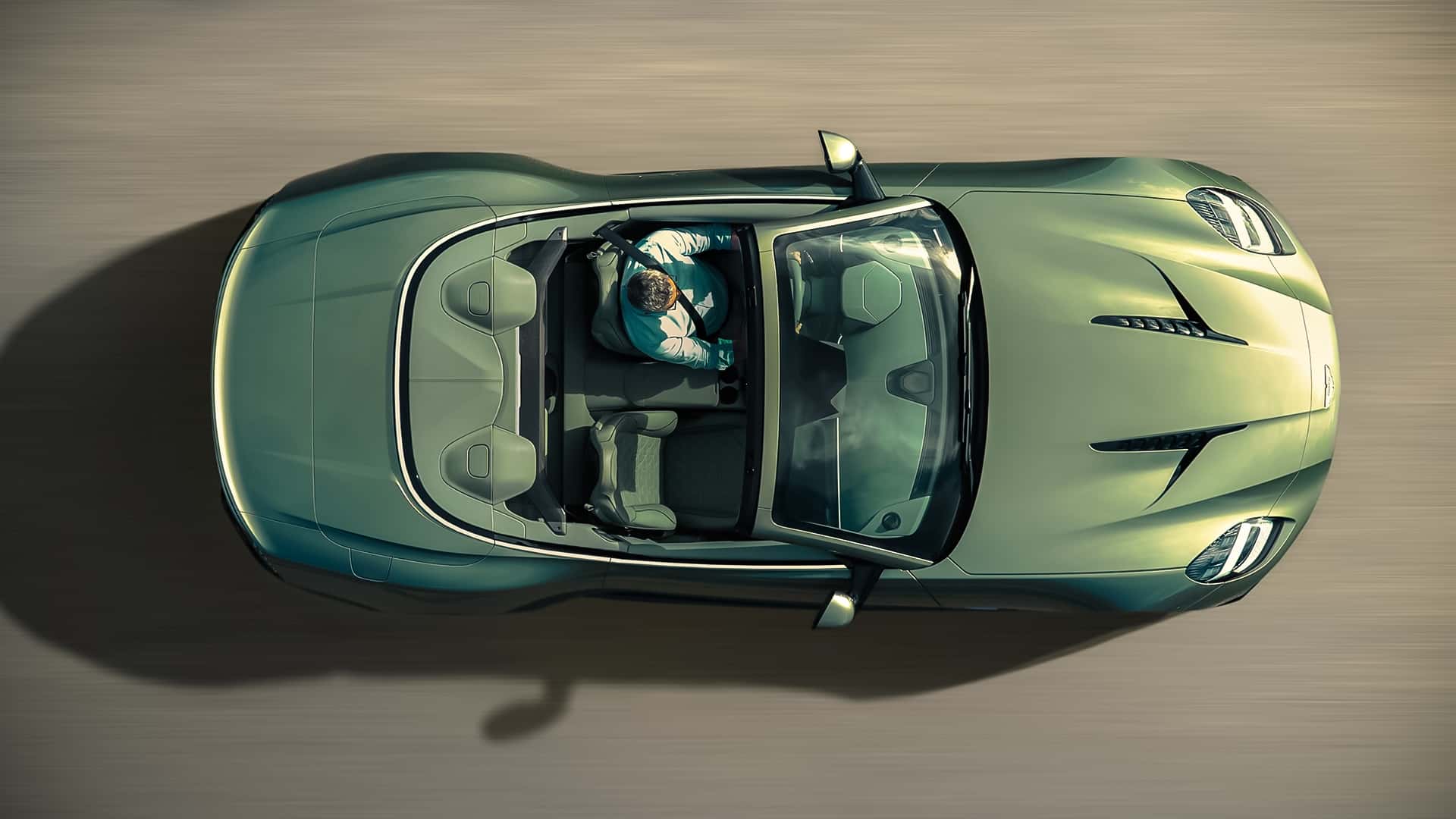 Aston Martin Vanquish Volante 2025.