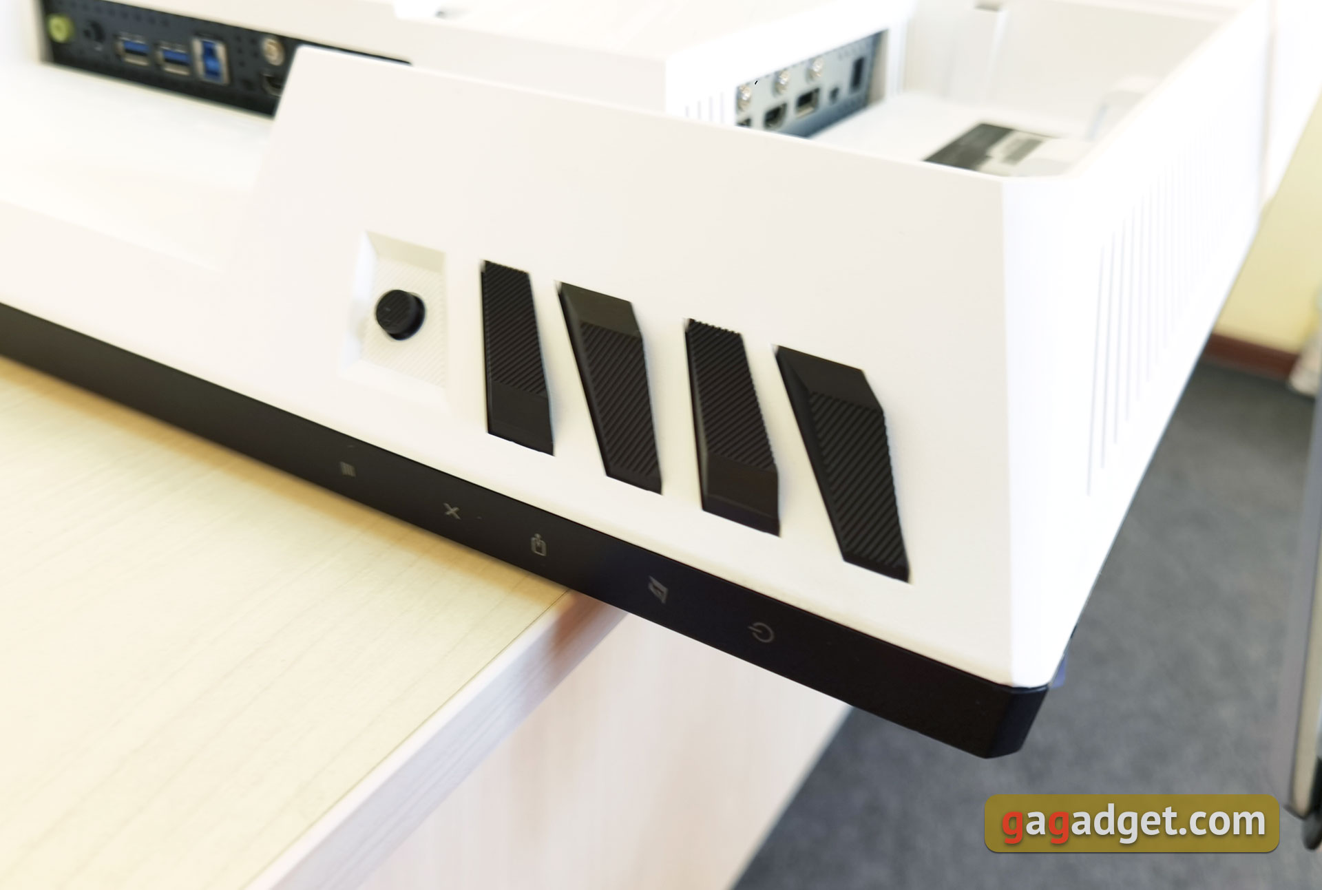 Recensione ASUS ROG Strix XG43UQ: il miglior monitor per le console di gioco di prossima generazione-34 Recensione ASUS ROG Strix XG43UQ: il miglior monitor per le console di gioco di prossima generazione-34