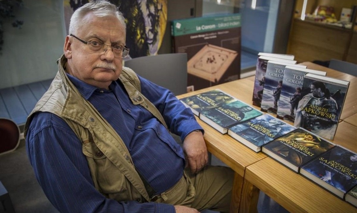 Il creatore dell'universo di The Witcher sta lavorando a un nuovo romanzo della popolare serie! Il libro uscirà molto presto Il creatore dell'universo di The Witcher sta lavorando a un nuovo romanzo della popolare serie! Il libro uscirà molto presto