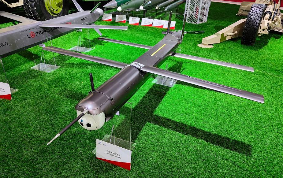 La Cina ha presentato la sua controparte Switchblade - il drone-kamikaze Dragon 60B è dotato di GPS, telecamere e può volare per 2 ore ad un'altitudine di 1 km. La Cina ha presentato la sua controparte Switchblade - il drone-kamikaze Dragon 60B è dotato di GPS, telecamere e può volare per 2 ore ad un'altitudine di 1 km.