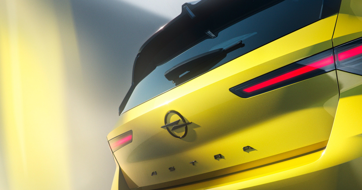 Teaser dell'Opel Astra aggiornata