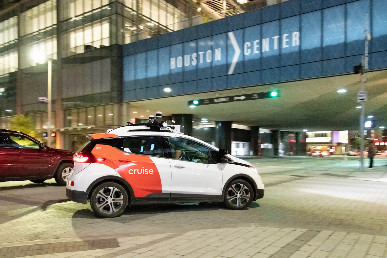 Cruise ha lanciato un servizio di robotaxi a pagamento a Houston, in Texas.