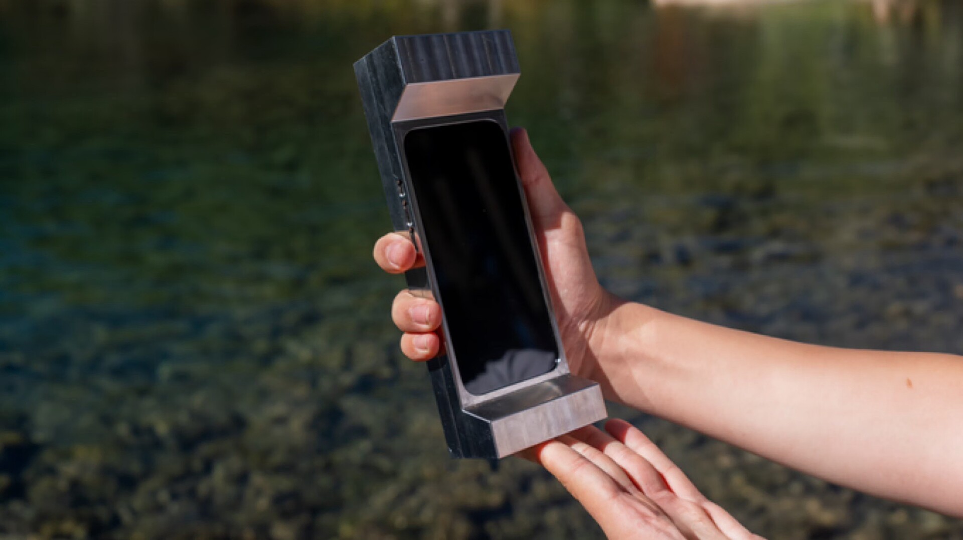 6-pound smartphone case - side view 6-pound smartphone case - side view