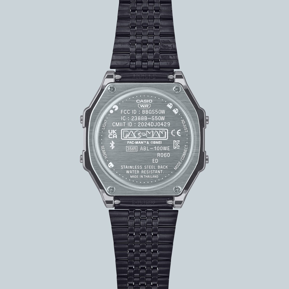 Il retro dell'orologio Casio ABL-100WEPC-1B Il retro dell'orologio Casio ABL-100WEPC-1B