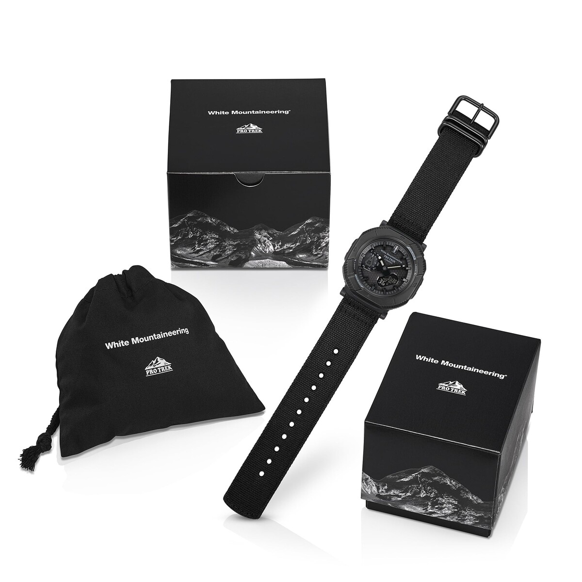 Casio Pro Trek PRJ-B001WM-1 sullo sfondo di un paesaggio naturale Casio Pro Trek PRJ-B001WM-1 sullo sfondo di un paesaggio naturale