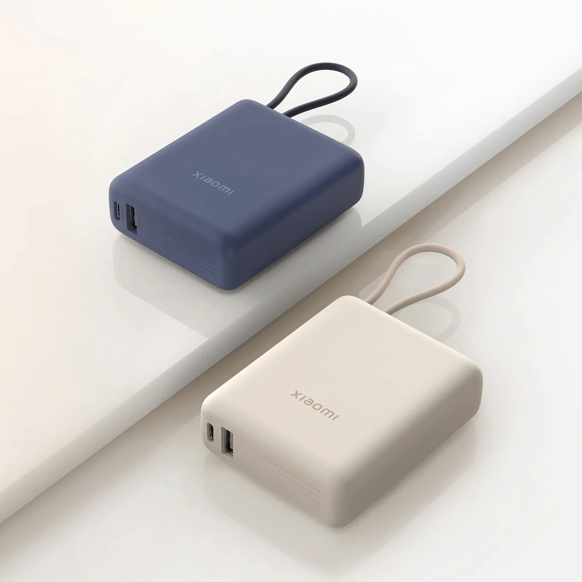 Xiaomi Power Bank con cavo integrato Xiaomi Power Bank con cavo integrato