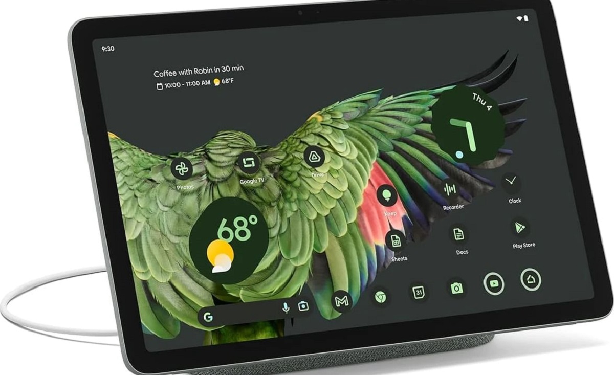 Insider: Google sta già lavorando al Pixel Tablet 2: il gadget avrà il supporto per la tastiera fisica e un incremento delle prestazioni del 30%.