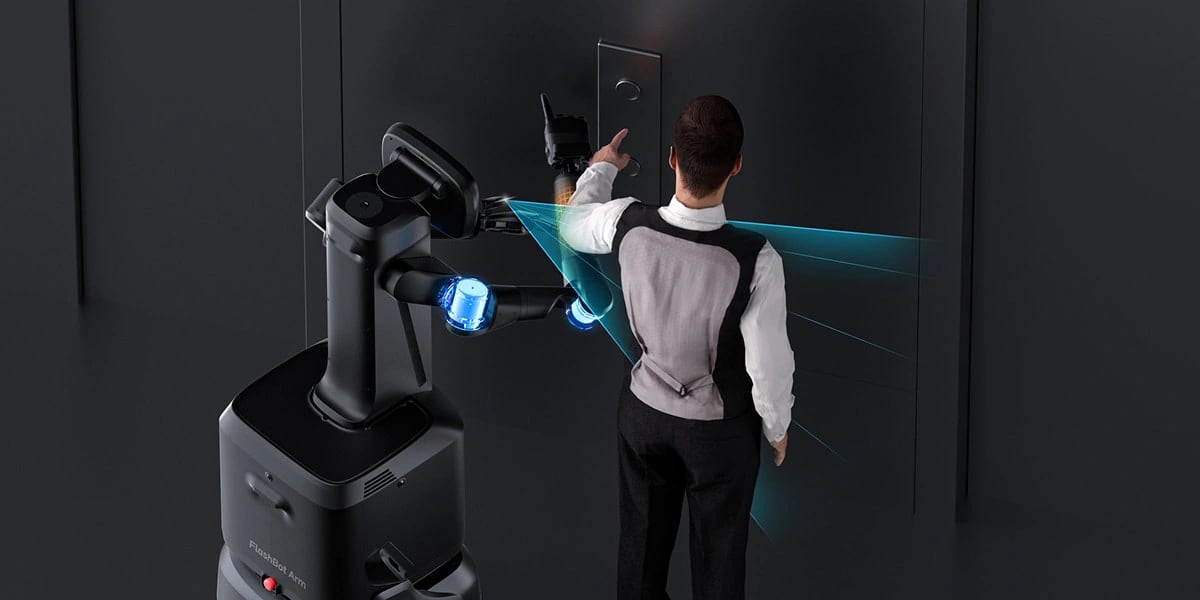 FlashBot Arm analizza l'ambiente FlashBot Arm analizza l'ambiente
