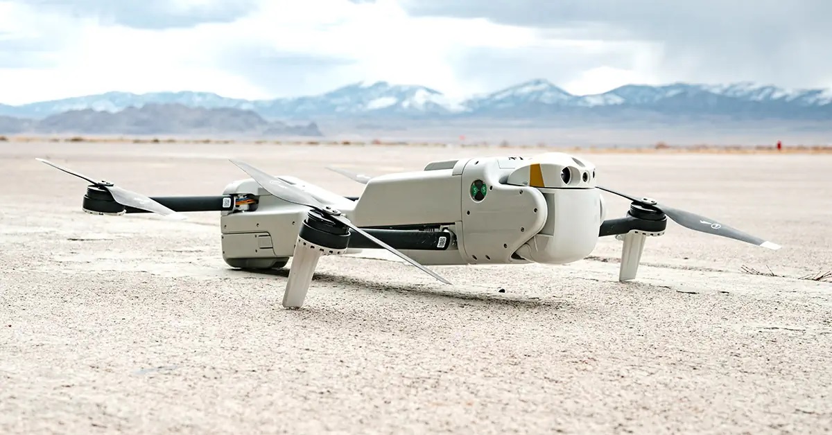 Teledyne FLIR Defence ha presentato il Rogue 1, un drone d'assalto ad alta tecnologia dotato di un innovativo sistema di prevenzione delle esplosioni. Teledyne FLIR Defence ha presentato il Rogue 1, un drone d'assalto ad alta tecnologia dotato di un innovativo sistema di prevenzione delle esplosioni.